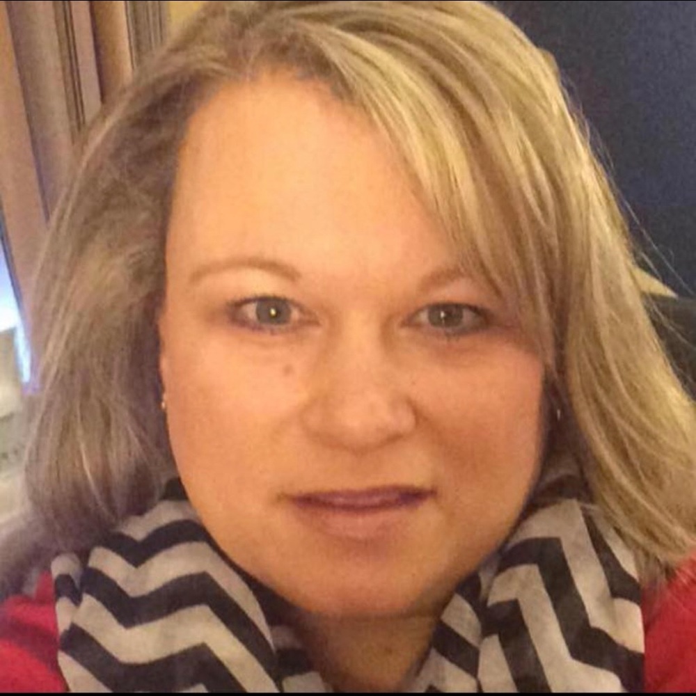 Meet your Posher, Lora